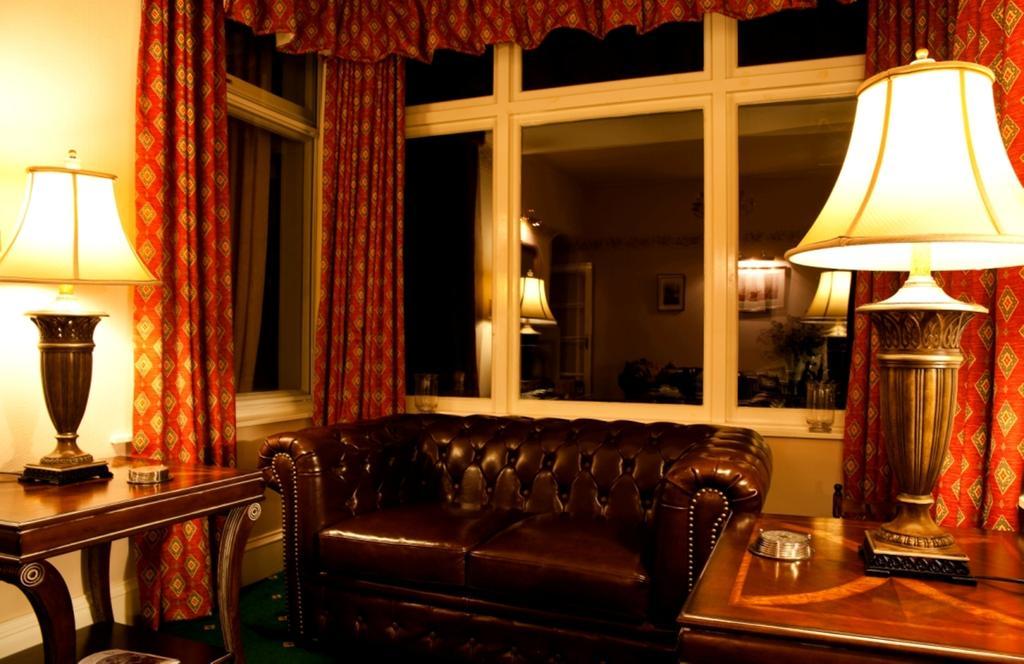 Glen Lui Hotel Баллатер Экстерьер фото